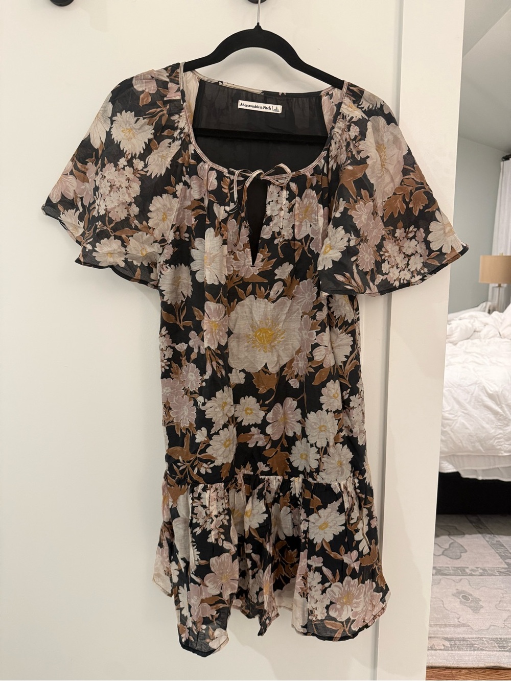 Abercrombie Floral Tie-Neck Mini Dress in Black Size Small